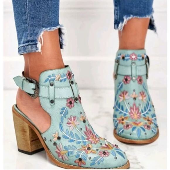 New NWOB Turquoise Floral Booties Size 10 Embroidered Boho Indy - Picture 1 of 15